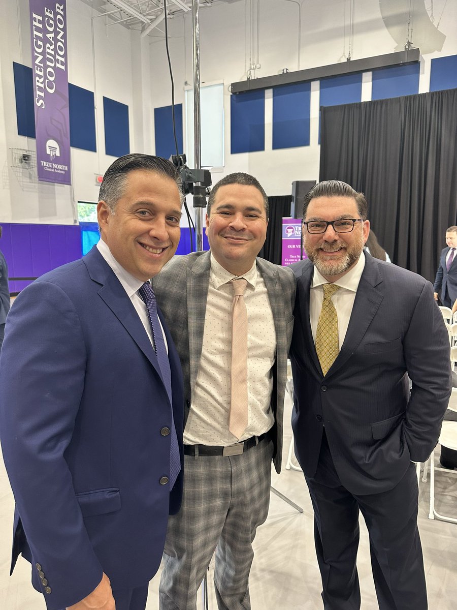 I wonder what bill can be signed in Miami that puts <a href="/AFPFlorida/">AFP Florida</a> <a href="/JmsMadisonInst/">James Madison Institute</a> very own <a href="/salnuzzo/">Sal Nuzzo</a> and <a href="/jorgechamizo1/">Jorge Chamizo</a> in the same room… #FlaPol