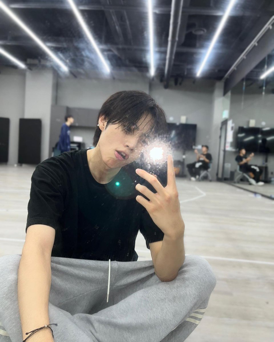 더보이즈 인스타 tweet media
