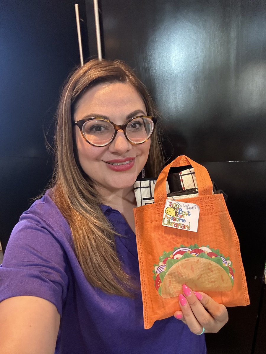 Olga_Reads's tweet photo. The bear surprise ! Thank you to my  dear friend Brenda for your sweet gesture , it made my day ❤️ but I’m still looking for the taco 🌮 😂 #LionPride @BCarnero_CJES #LibrarianBrags https://t.co/UhzvGz6mh8