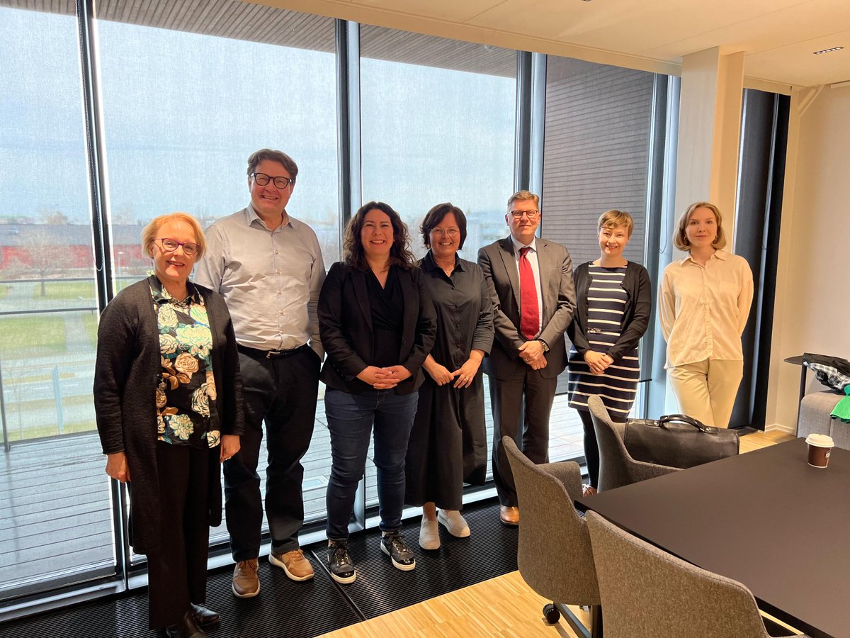 EngSuomessa's tweet photo. Antoisa päivä takana ohjausryhmän Joensuun vierailun sekä tulosten läpikäymisen merkeissä! Kiva kun kävitte👏 @UniEastFinland @vnteas https://t.co/PPJ0RGJF4A
