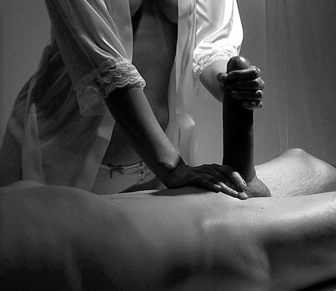 Time for a #massage I think #pornstar https://t.co/7jlVTjJToT<a href="/tag/massage"class="tags">#massage</a><a href="/tag/pornstar"class="tags">#pornstar</a>