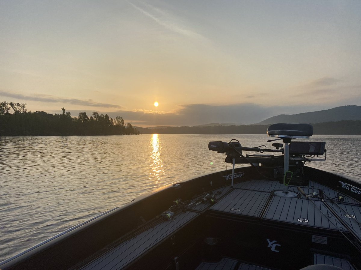 Always a good day when you are on the water <a href="/yarcraftboats/">Yar-Craft Boats</a> @monstermarinelithium @strikekinglurecompany @fishmonkeyhuntmonkeygloves @lews_fishing @lowrancefishing @mercurymarine