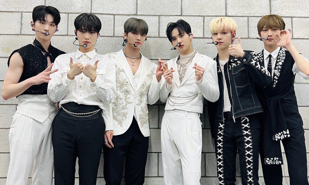 DRIPPIN's tweet photo. [📸] #DRP_PIC

◾2023. 05. 09
◽SBS M 더쇼

오늘도 응원해준 짱리밍 최고🖤🤍
즐거웠어요 ʕ•̫͡•ʔ♡*:.✧

#DRIPPIN #드리핀
#SEVEN_SINS https://t.co/Uc76ge2C2z