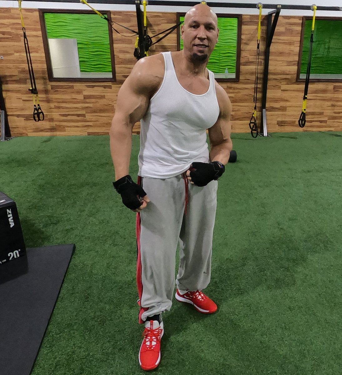 NJBIGSEANN's tweet photo. In the mood for a second workout https://t.co/NH8fJNJUGY