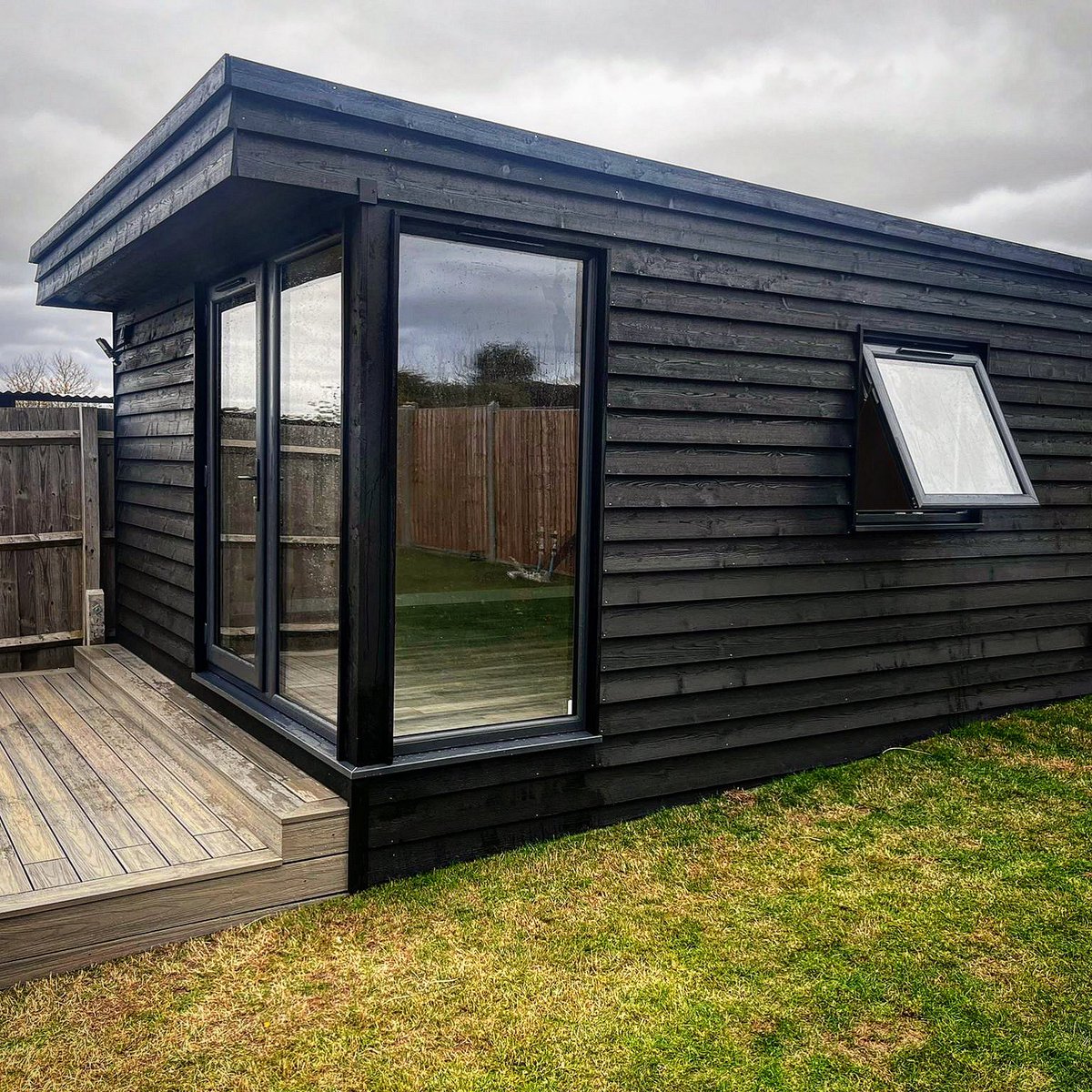 Top tip - Garden Rooms add value to your property, create an additional room with no mess/upset to your family home
primrose-projects.co
#primrose #gardenroom #gardenrooms #watford #Buckinghamshire #Hertfordshire #hertfordshiremums #buckinghamshiremums #tring #stalbans