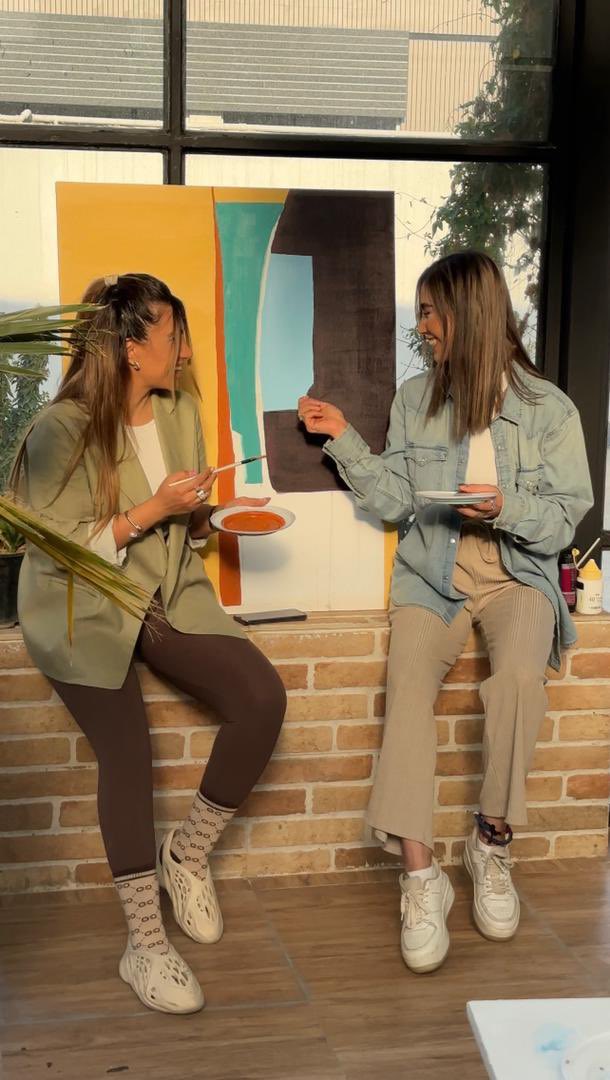 Friends , art and NFT's make me happy 
Please be one of them and make me happy 🌝

#NFTCommunity #nftart #nftartist