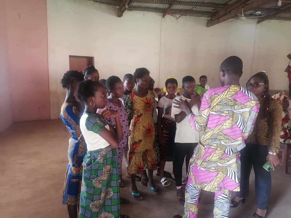 CEDIF_ONG's tweet photo. PROJET AGIR POUR LA #SANTE #SEXUELLE ET REPRODUCTIVE ET LES #DROITS DES #FILLES APPRENTIS DE #AYOU
Ce 24/04/2023 des groupes de solidarité ont été mises en place pour le démarrage effectif des animations par les Coachs grâce à l’appui financier de la #FondationdeFrance
#cedif_ong https://t.co/3mqCLCwgwi