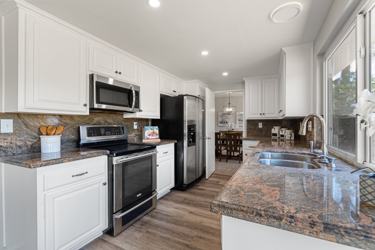 JoseLuizMorales's tweet photo. IN ESCROW 🤩
We have done it again! 📣 This extraordinary🏡 property is now in escrow!!!
😉 Now, we have a happy seller and a happy buyer with an amazing new home!😃
The Morales Group works hard to make the best fit! 💪
#listingagent #realestatemarket #realtorlife #socalrealtor https://t.co/JEyopzVVLk