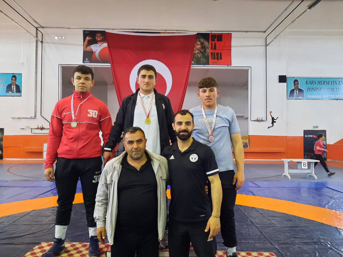 TortumCpal's tweet photo. Efecan YALÇIN 60 kiloda bölge birincisi,Nihat ALTUN 110 kiloda bölge birincisi,Ugur ÇAKMAK 65 kiloda bölge dördüncüsü olmuştur . Öğrencilerimizi tebrik ederiz.
@TortumKymkmligi 
@fatihbayramia 
@MemTortum 
@OrhanOzen_25 
@SemahattinY https://t.co/SuA4XGsjVO