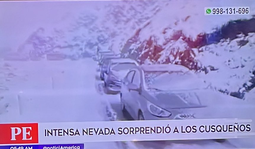 VeroLinaresC's tweet photo. Nevada intensa en el Cusco. Varias actividades se han postergado, el ganado ha muerto y los cultivo se han perdido. Cuando parecía que iban saliendo adelante luego del cierre por la pandemia, el cierre por las manifestaciones, ahora el clima. Necesitan ayudan @pcmperu https://t.co/bzw3wwimHR