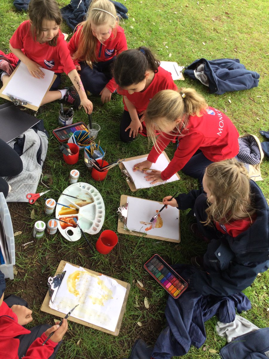 MonktonYear1's tweet photo. Lots of wild creativity was happening this morning outside! 🎨🖌🍃🍁🌳#WildMonkton https://t.co/91Ip2XN9gM