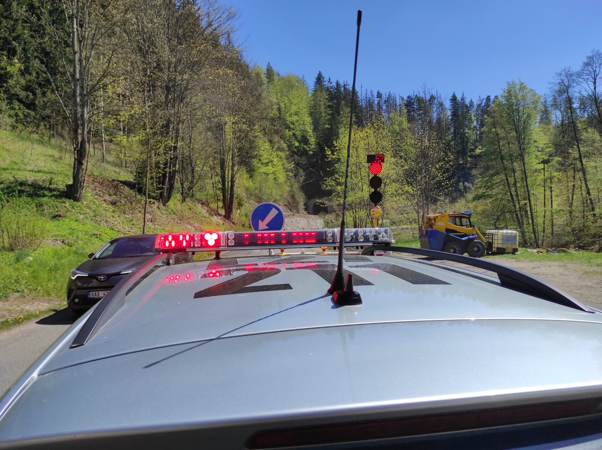 Více informací o našem motorizovaném doprovodu maminky a jejího tříměsíčního kojence na pohotovost do nemocnice v Jilemnici naleznete zde: policie.cz/clanek/policis…. #policielbk
