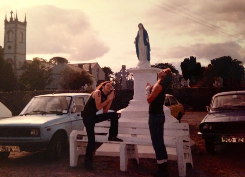 MetallicaKievUA's tweet image. #Metallica - County Louth, #Ireland in September 1986
#Металіка #MetallicaKievUA #JamesHetfield #Hetfield #Гетфілд #ДжеймсГетфілд #CliffBurton #Cliff #Burton #КліффБертон #Бертон #metfamily #MetFamilyUkraine #MetFamilyUA #MetallicaFamily #MetallicaFamilyUA #MetallicaFamilyU…