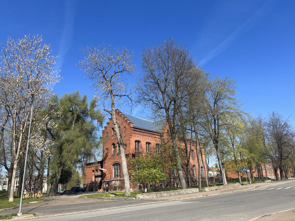 tex_tour's tweet photo. Today we start our project meeting by visiting the Kreenholm district and the old textile factory in Narva, at Estonia–Russia border. 

Kreenholm is one of the sites where the #TExTOUR actions will be implemented.
More updates soon! https://t.co/2nH7WZxyJI