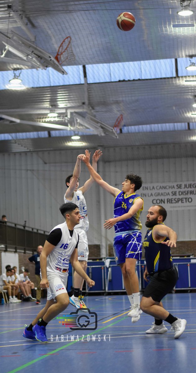 Casvi's tweet photo. ☑️RESULTADOS #clubbaloncestocasvi 
👍Primer paso del 1ª Autonómica para su pase a la Final Four. Victoria (74-62) en un vibrante partido con un polideportivo lleno. El siguiente encuentro será el día 14, en casa del @cbalcorcon
#casvivilla #baloncesto #cantera #ColegioIB https://t.co/lyMJNTEQY0