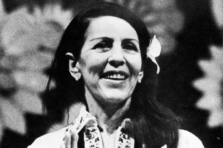 DrRobertoMOjeda's tweet photo. #CeliaSanchez, en el corazón de #Cuba, al decir de #ArmandoHart: "¡Quienes quieran saber el sentimiento humano que alberga un corazón comunista, quienes deseen conocer la sensibilidad humanista que hay en el corazón de los revolucionarios cubanos deben estudiar la vida de Celia!" https://t.co/XQZngZgtOG