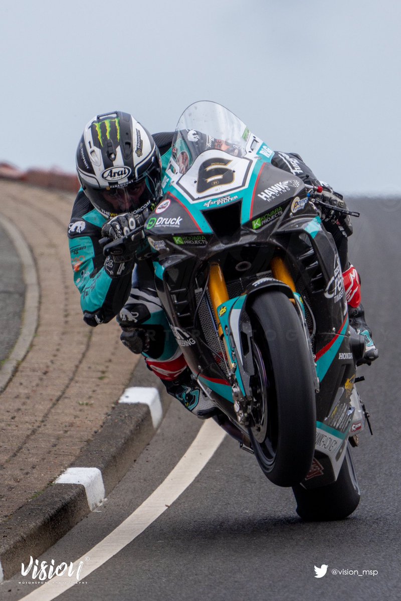 vision_msp's tweet image. The always impressive style of Michael Dunlop over Black Hill on the Hawk Racing Honda CBR1000RR-R Fireblade. 

North West 200 #6 Dunlop @M_Dunlop3 @northwest200