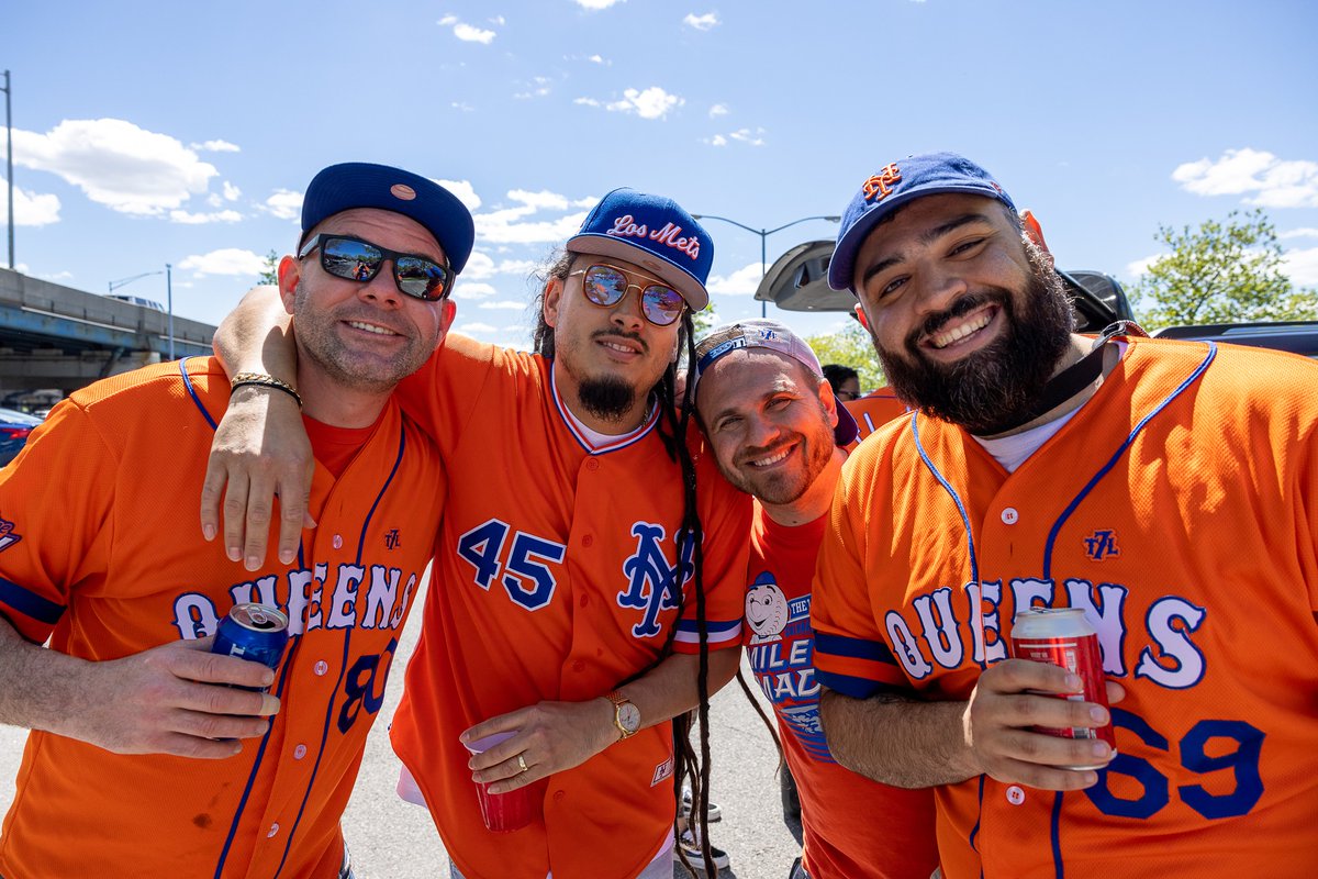 The7Line's tweet photo. We finally had a great day of weather for a tailgate with @The7LineArmy, and we took full advantage. Unfortunately the Mets didn't get it done on the field this past Saturday, but that's baseball. Photos: @KillDrea | Album on https://t.co/tno3M90ANA #UndefeatedAtTailgating https://t.co/9QObYVvzNj