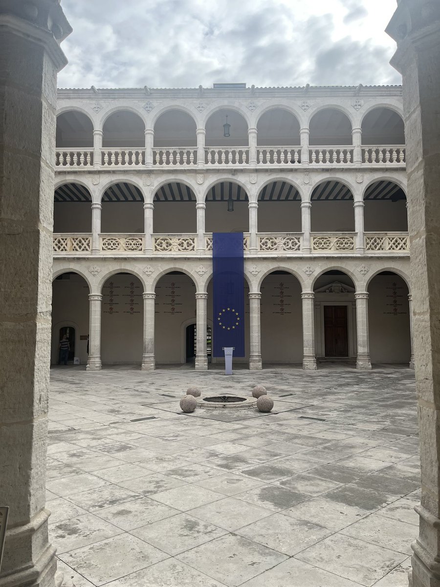 Feliz Día de Europa. acto solemne en la Universidad de Valladolid. reconocernos en los símbolos contribuye a la cohesión de nuestra sociedad <a href="/MovEuropeoCYL/">Movimiento Europeo Castilla y León</a>