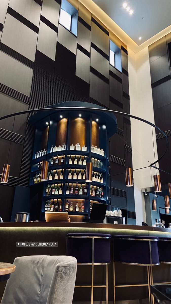 CloseWithGonza's tweet photo. Working in a fancy restaurant today 🙌🏻 https://t.co/Jy8aaHkU0s