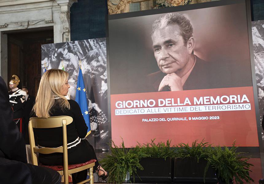#9maggio #Terrorismo

#9maggio1978 le #BrigateRosse uccisero Aldo #Moro. Il terrorismo toccò il suo punto più alto di aggressione allo Stato, ma il popolo italiano seppe reagire mostrando unità e coesione. 

Giorno della Memoria delle vittime del terrorismo ❤️🇮🇹
#GiorgiaMeloni