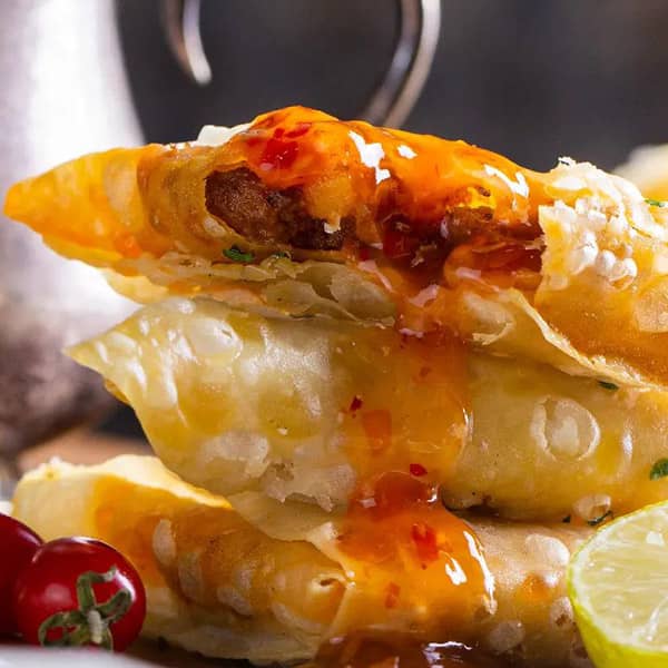 PvCookingCom's tweet photo. The samosa is a popular dish with a long cultural heritage eaten worldwide. Its Middle Eastern origins may be found in the Middle East, where it is referred to as Sambusa or Sambosa

https://t.co/QunOU7KRye

#samosa #meatsamosa https://t.co/F800c4Strx