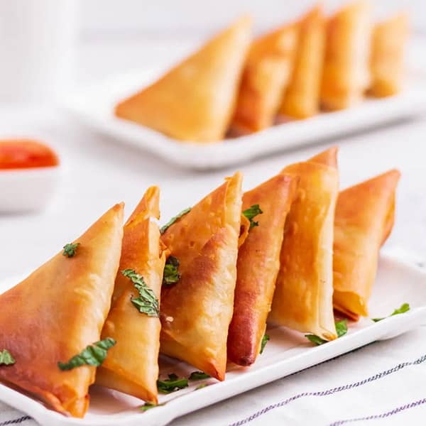 PvCookingCom's tweet photo. The samosa is a popular dish with a long cultural heritage eaten worldwide. Its Middle Eastern origins may be found in the Middle East, where it is referred to as Sambusa or Sambosa

https://t.co/QunOU7KRye

#samosa #meatsamosa https://t.co/F800c4Strx