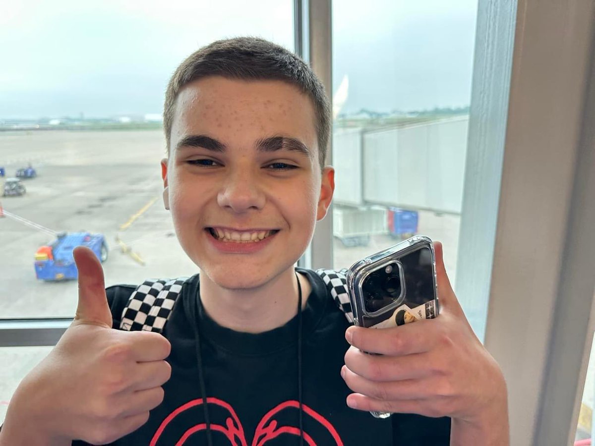 Mike_Wheeler_'s tweet photo. We made it to the airport. Waiting to board our flight and be on our way to Boston. #BMSPatriotProud #MSDR9 #ShippingOffToBoston https://t.co/xxE03TT4bt