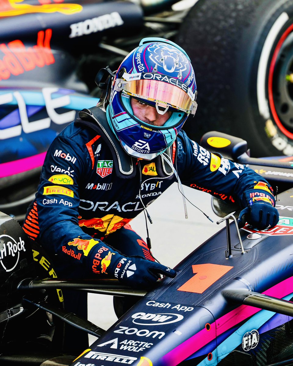 VerstappenCOM's tweet photo. Ice in the veins of 𝐭𝐡𝐞 𝐧𝐮𝐦𝐛𝐞𝐫 𝟏 ❄️🥶 https://t.co/3GpGSytLFr