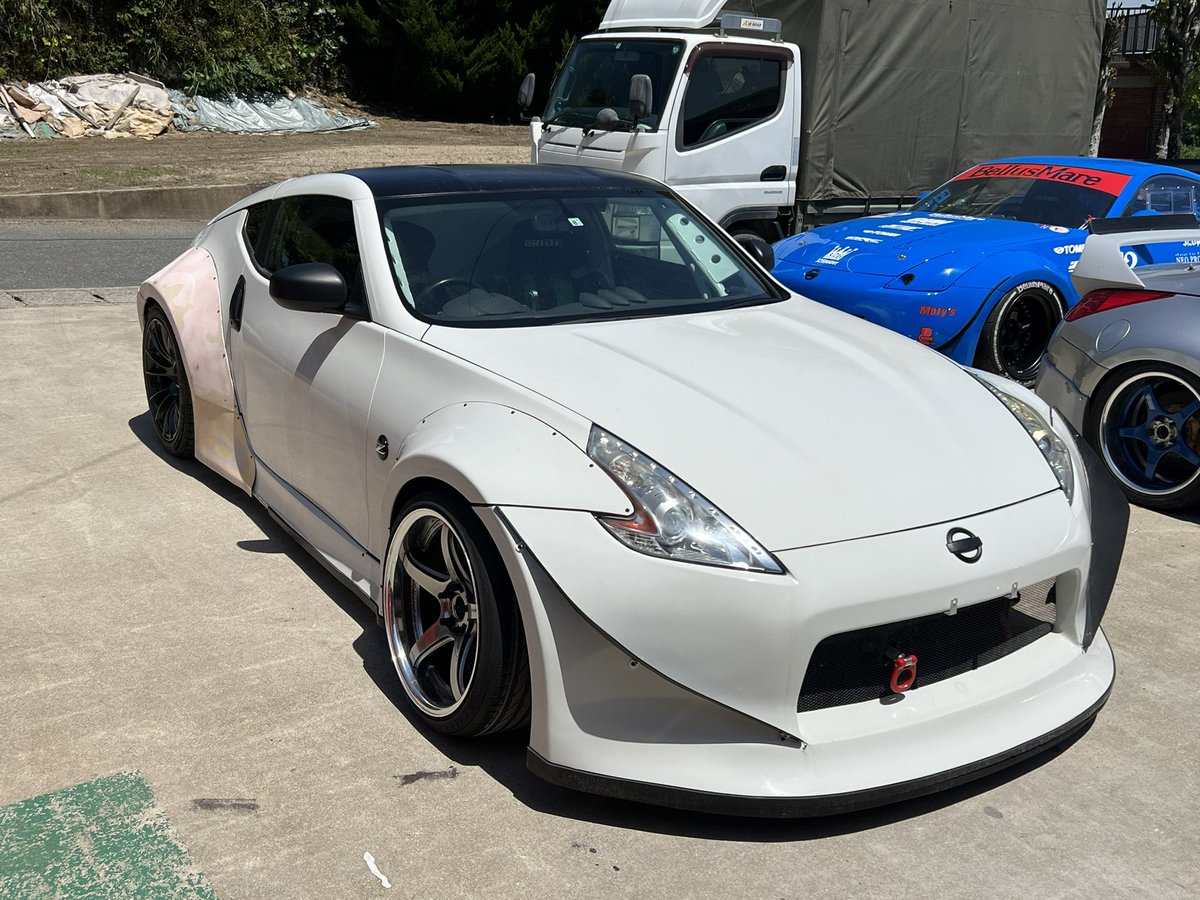 bellusmare12's tweet photo. Z34 フォーミュラD J2車両のボディキット完成
リアは75mmワイド https://t.co/YVSVXQigWO