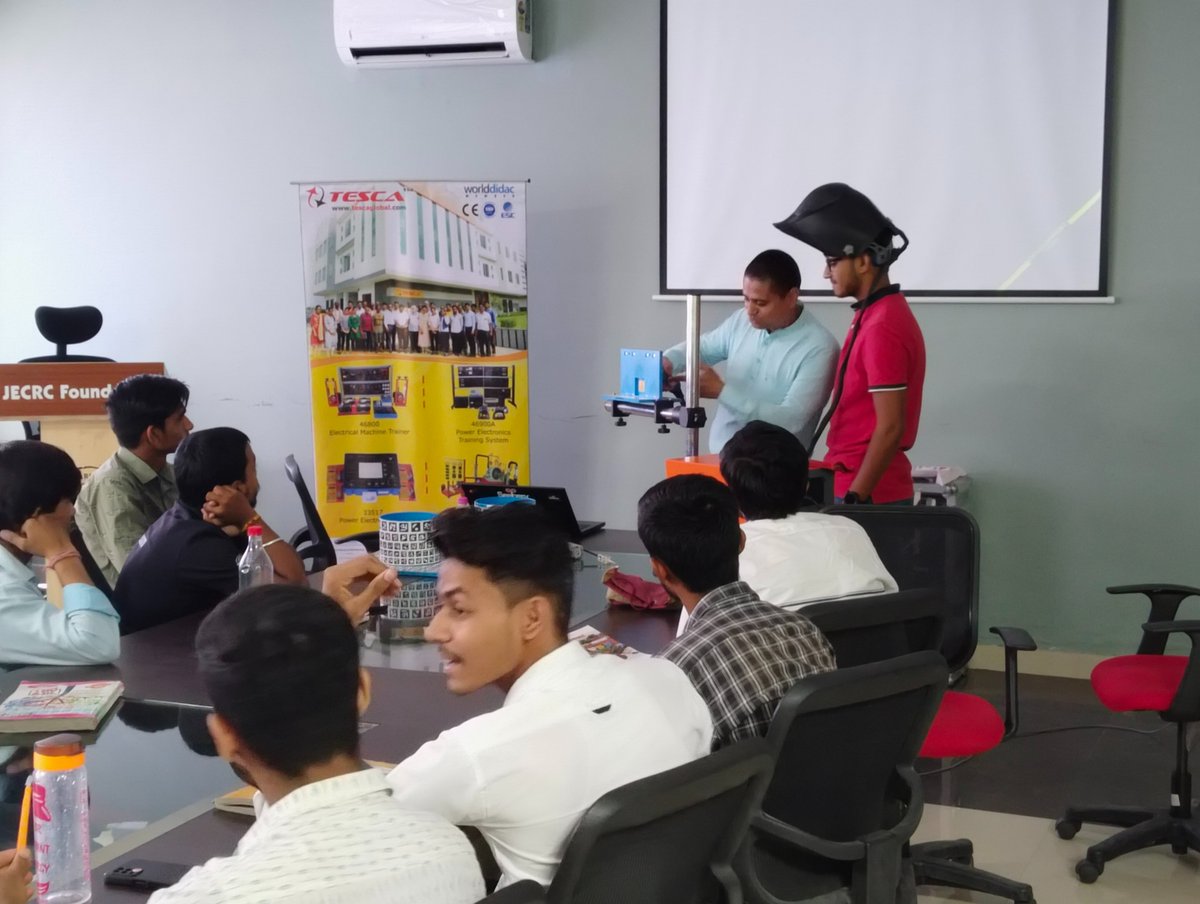 tescaglobal's tweet photo. @tescaglobal and @Seabery, Spain partners to revolutionize #technical #education in Rajasthan with an #innovative #augmentedreality #WeldingSimulator. Watch Mr. NILESH JOGI's demonstration at JECRC to see the potential of this groundbreaking #trainingtool https://t.co/6VPh4L6abu