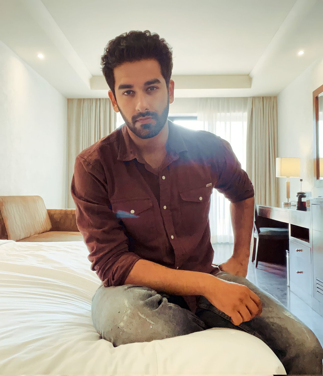 Ridzupie's tweet image. My man is ageing backwards 🥵💗

#VishalVashishtha