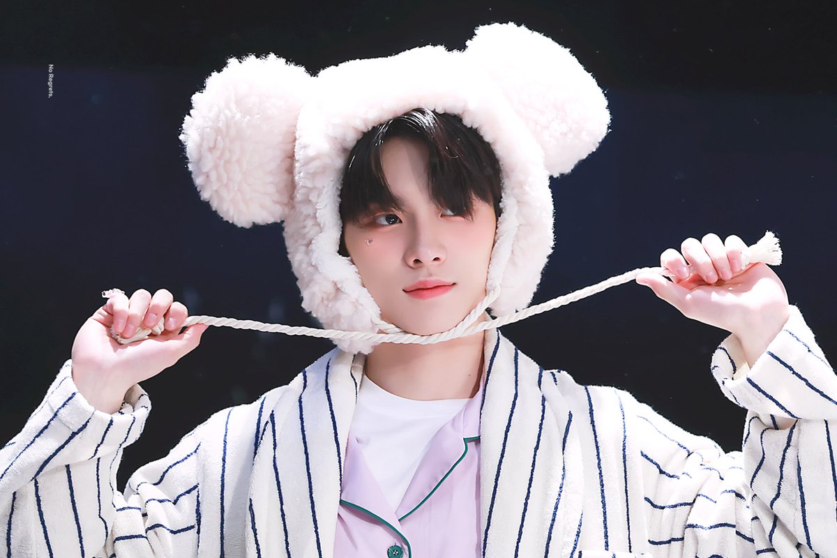 NoRegrets0830's tweet photo. 230331 🐻‍❄️🐻‍❄️🐻‍❄️
#TNX #우경준 #경준 #KyungJun https://t.co/HT3E03MAMT