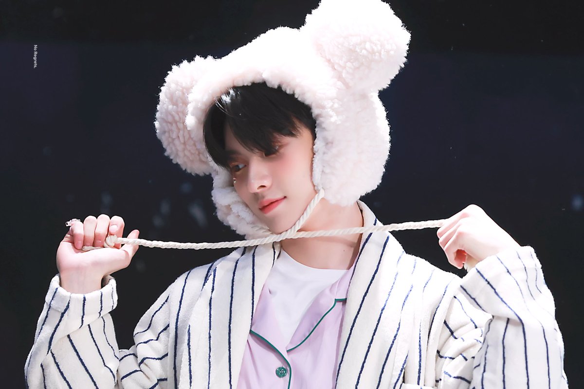 NoRegrets0830's tweet photo. 230331 🐻‍❄️🐻‍❄️🐻‍❄️
#TNX #우경준 #경준 #KyungJun https://t.co/HT3E03MAMT