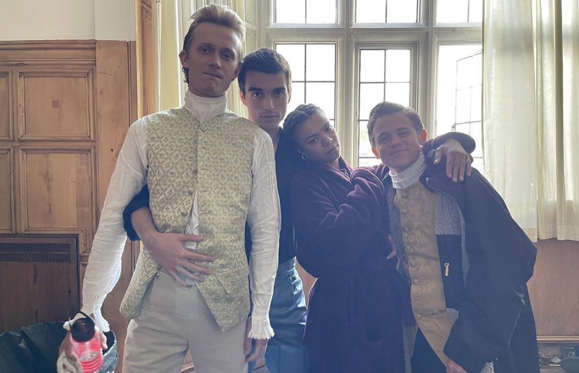 Queen Charlotte: A Bridgerton Story 샬럿 왕비 : 브리저튼 외전 퀸샬럿 팀 오프샷 모음 ❤︎Translate post