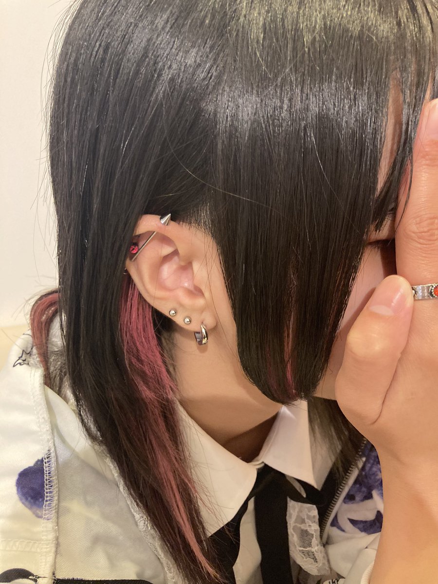 Hozuki_Ayuta's tweet photo. 今日ジュンちゃんと暴行ちゃんに会いにコラボカフェ行ってきた！
ちょうど他にお客さん居なくて、貸切状態だったから気兼ねなく写真撮れた📷✨
ジュンちゃんの手作りハンバーグ美味しかった😋🍽💕
 #NLHcafe 
 #andGALLERYお台場

実はこの日のためにジュンちゃん意識したファッションして来たんだ🧸💕 https://t.co/188qTyAtTD