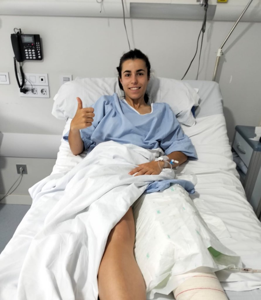 bcffemenino's tweet photo. Operada con éxito 🏥👏🏼

Nuestra jugadora Laura Ubierna fue intervenida en el ligamento cruzado de la pierna izquierda esta pasada noche y todo ha salido como se esperaba. 

¡Mucho ánimo con la recuperación, Ubi, pronto te veremos de vuelta! 💪🏼⚽️

#ÁnimoUbi https://t.co/tSNfCQbF0i