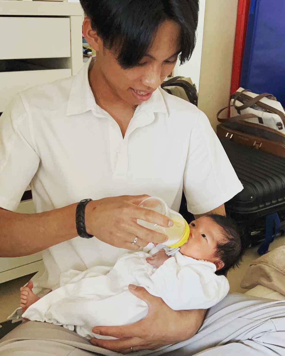 DqReika's tweet photo. 俺44歳　　嫁41歳
ついに孫が誕生しました♪

サイコーだーー

#初孫
#孫 https://t.co/lxPYHAifW2