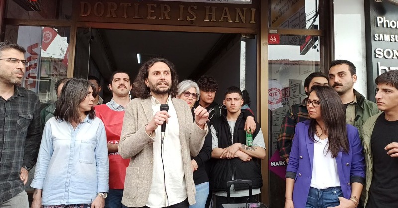 gazetenisan's tweet photo. Milletvekili adayı Görkem Duru (@gorkemduru): 

Kurucu Meclis çağrımız emekçilere, ezilen kitlelere demokratik ve sosyal hakları için seferber olma çağrısıdır. Emekçiler siyaset sahnesine çıkmalıdır. Nihai kurtuluşumuz ise ancak bir işçi-emekçi hükümeti altında mümkün olabilir.