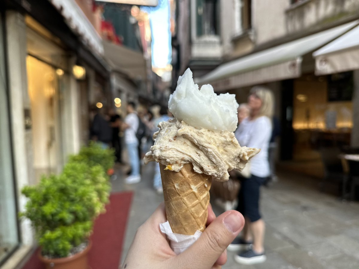 lawyah's tweet photo. 2️⃣ There’s no differentiation.

I was stumped when looking for the best gelato / pasta dish 🍝.

None stood out.

Then I found out why.  

Because we’ve been having at least 1 gelato a day (oops 🤫), eg Gelatoteca Susu, and everything tasted good.

BUT also the same. https://t.co/egenA4MLuR