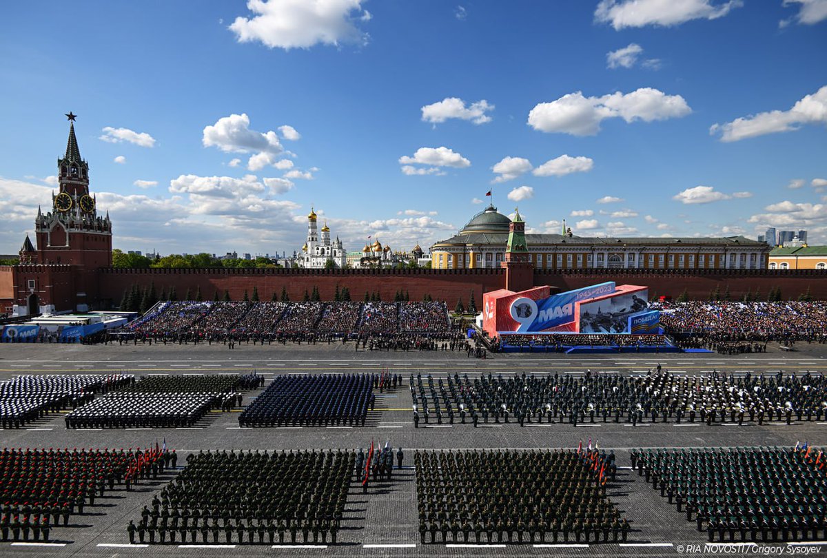 📸 #PhotoOfTheDay

The main #VictoryParade

📍 Red Square, Moscow
@mfa_russia