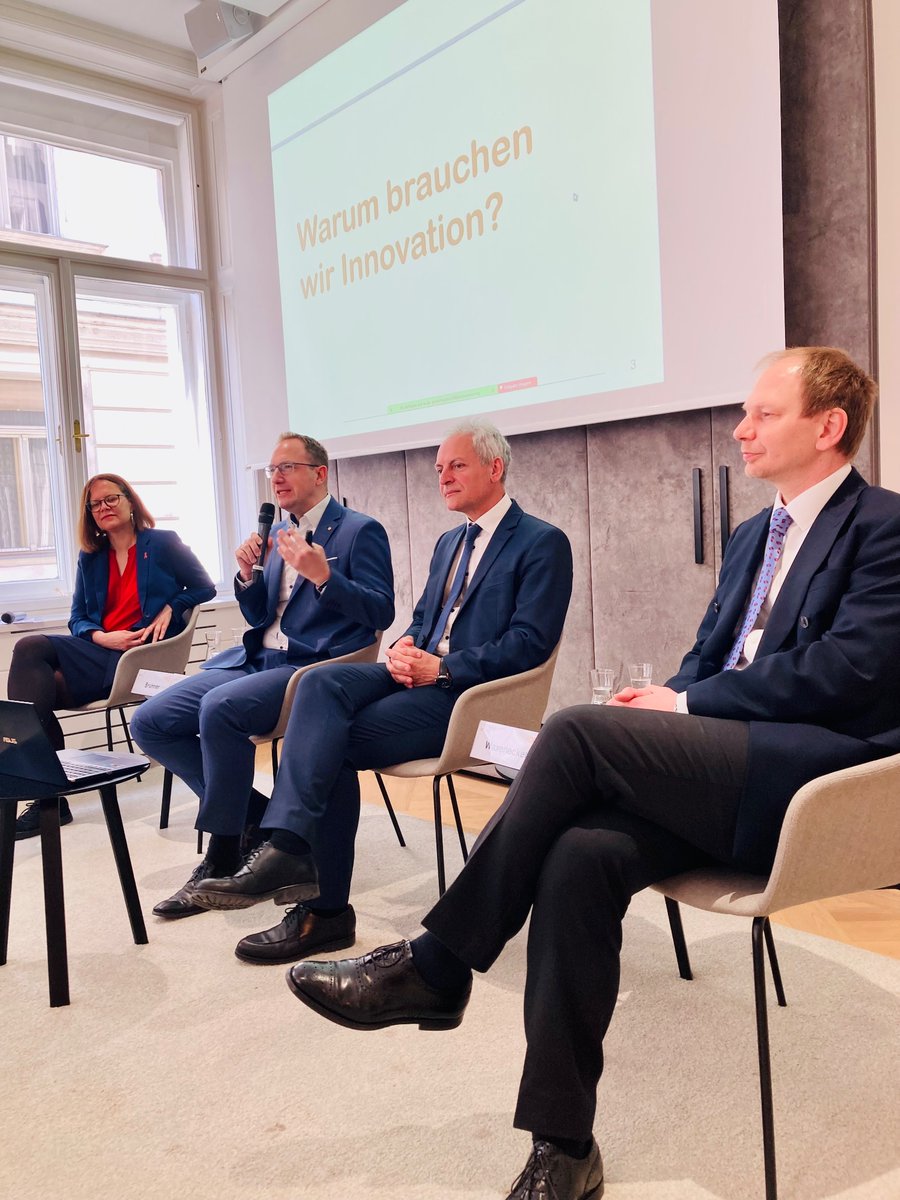 RoliRolihlahla's tweet photo. Fast ein Drittel mehr innovative #Arzneimittel im Jahr 2022 - Bilanz von #AGES & den forschenden Pharmaunternehmen #FOPI mit Geschäftsfeldleiter Medizinmarktaufsicht Günter Waxenecker 💊 https://t.co/Rw1HJ53nbW