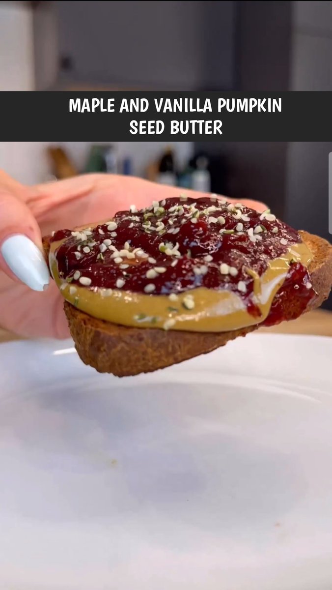 DlewiixxS48174's tweet photo. MAPLE AND VANILLA PUMPKIN SEED BUTTER more info π https://t.co/VizQ4uXIbE
.
#treenutfree #pumpkinseedbutter #seedcycling #eattolive #homechef #howto #homemadeseedbutter https://t.co/ROsOTfLAYM