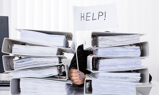 How much does it cost to hire a bookkeeper for your startup? Most entrepreneurs have basic bookkeeping skills but is it better to learn to use accounting software or pay someone to do this for you? <a href="/DanCadieux/">Dan Cadieux</a> &amp; <a href="/AmandaGHoffmann/">Amanda Hoffmann</a> discuss this and more at bit.ly/44IUSGg