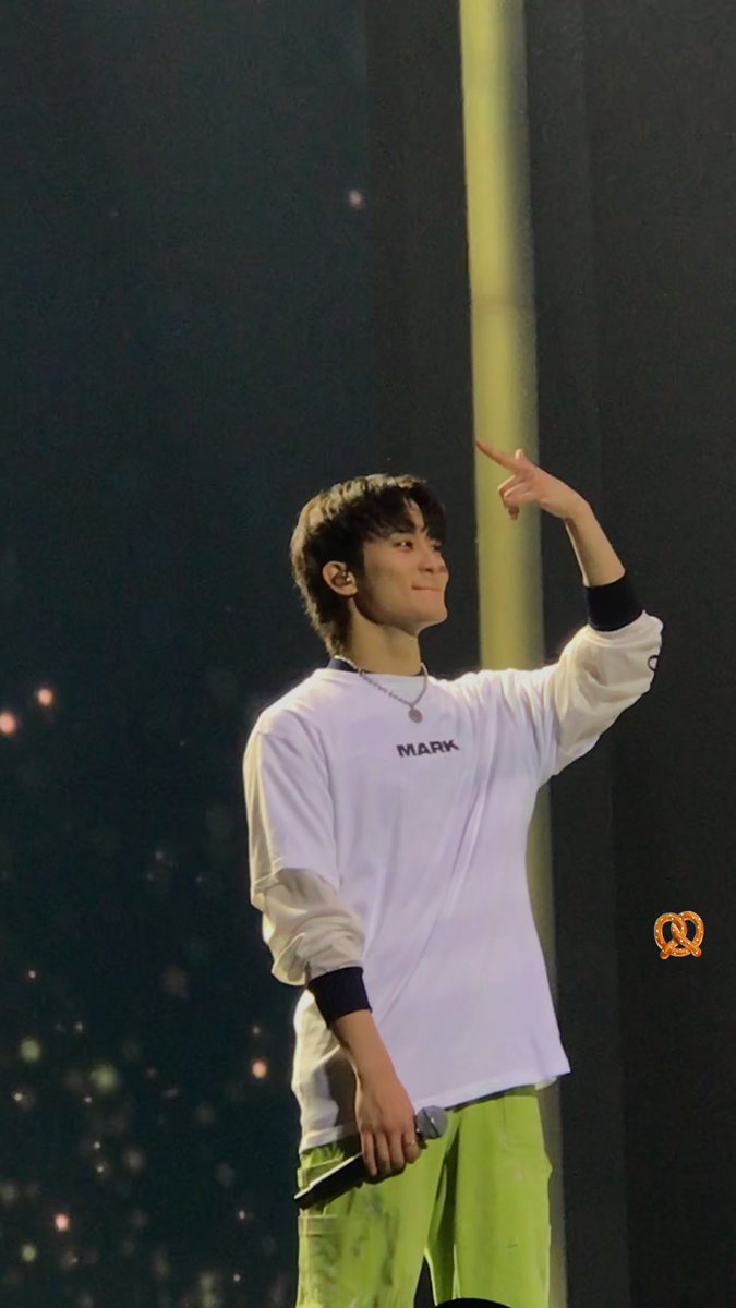 dunkinshot's tweet photo. my superstarrr 🤩 https://t.co/ntgcHhdGjE