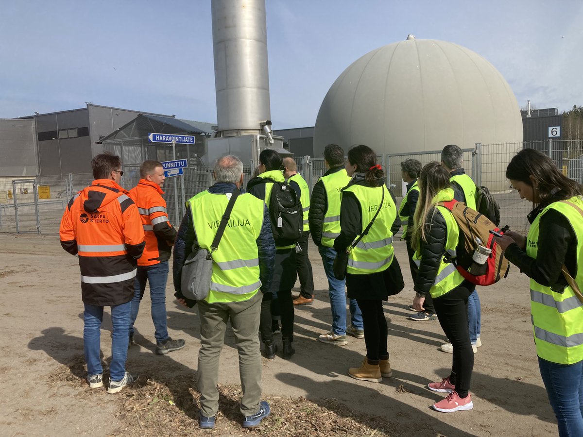 S_Vanhamaki's tweet photo. #CITISYSTEM international project group visiting #Salpakierto waste management company and #LABIO biogas and composting plant. Kickoff of @LABfinland’s and @LahdenKaupunki’s @interregeurope project on #biobased #cirulareconomy in cities is ongoing! 🥳 @CITISYSTEMeu https://t.co/1MaU6CkgLy