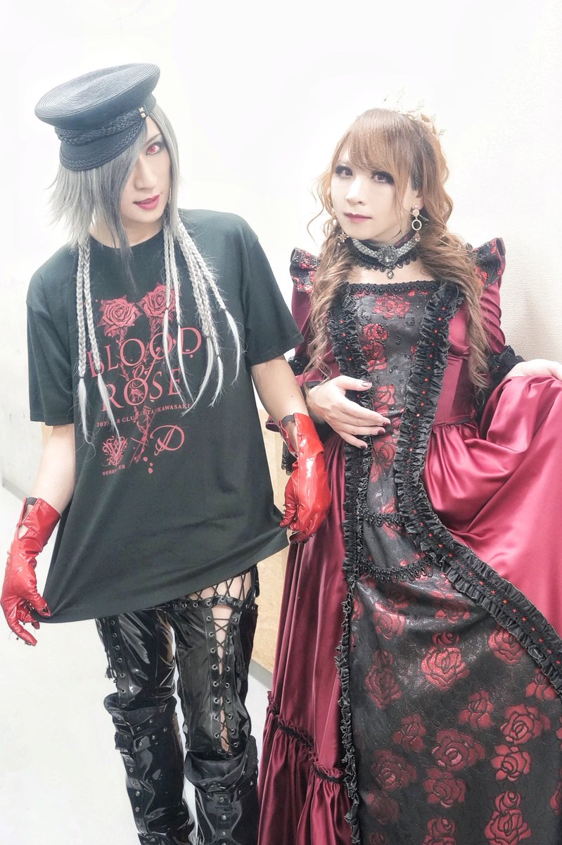 HIZAKIofficial's tweet photo. 昨夜は濃ゆい2マンで、濃厚な写真も撮りましたよ！

次回はコチラに参加させていただきます。
7月4日(火) 川崎クラブチッタ | D主催 Mad Tea Party Vol.36
https://t.co/bv7S4bMaB4 https://t.co/6oVewBg02A