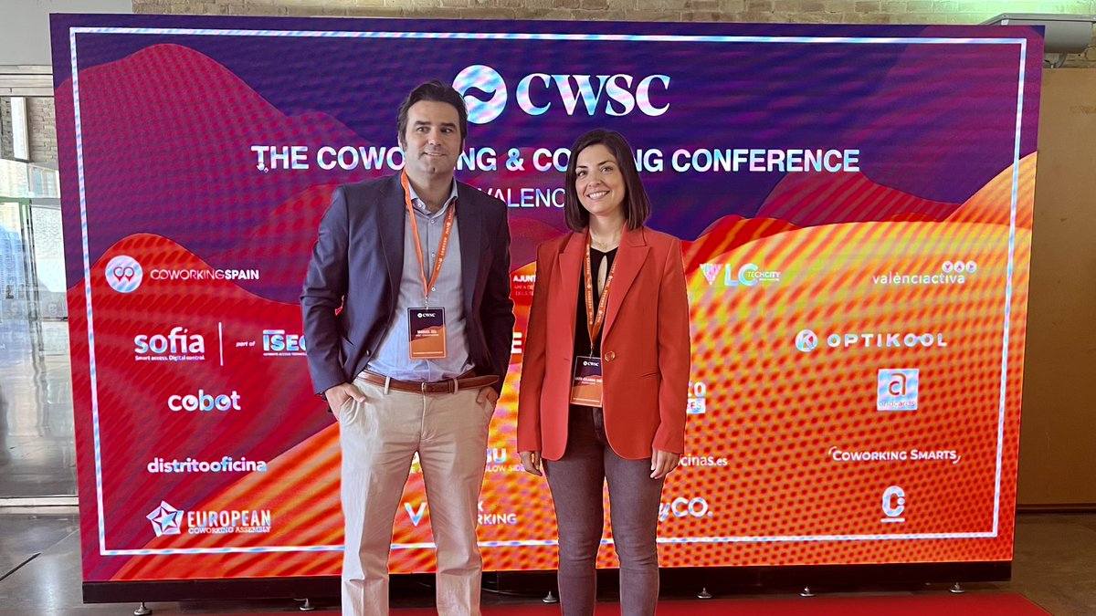 valenciactiva_'s tweet photo. 🙌🏻🏢👥 València se convierte en la capital del #coworking con #TheCoworkingConference, un encuentro que reúne a más de 200 profesionales para abordar las tendencias, la evolución de la industria y oportunidades que giran en torno al coworking, el coliving y el flex office
#CWSC https://t.co/ZzQp0iISFb
