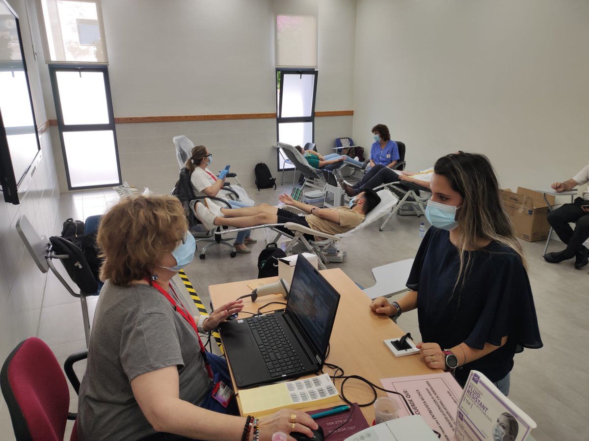 UCAM_Cartagena's tweet photo. 📸 Estudiantes y trabajadores del Campus de Cartagena de la @UCAM están respondiendo a la llamada de @DonarSangreMU y están participando en la jornada de donación de sangre. 

✅️ #DonaSangre #RegalaVida https://t.co/Icp29Keo0a