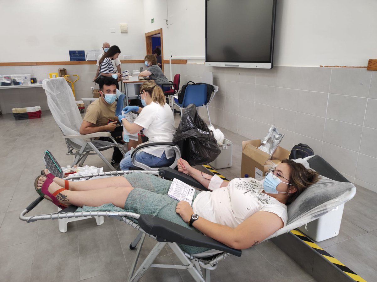 UCAM_Cartagena's tweet photo. 📸 Estudiantes y trabajadores del Campus de Cartagena de la @UCAM están respondiendo a la llamada de @DonarSangreMU y están participando en la jornada de donación de sangre. 

✅️ #DonaSangre #RegalaVida https://t.co/Icp29Keo0a